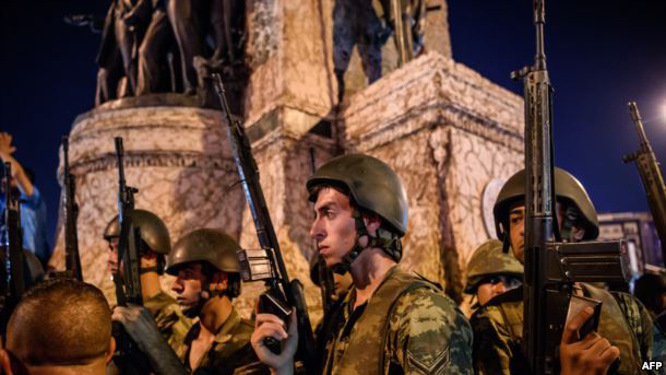 بالصور.. محاولة فاشلة لانقلاب عسكري في تركيا